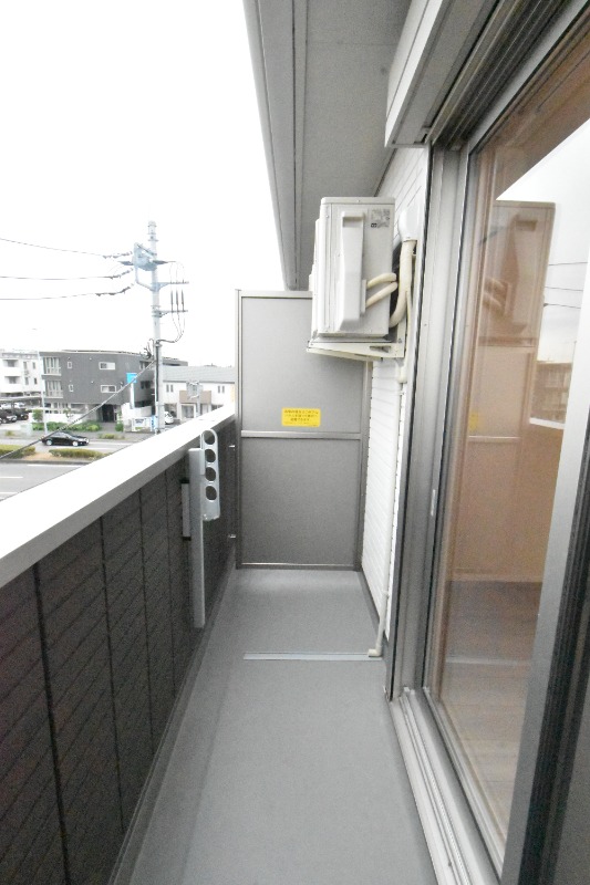 ��ʌ��������܎s���搼��{�R���ڂ̃A�p�[�g�̃o���R�j�[