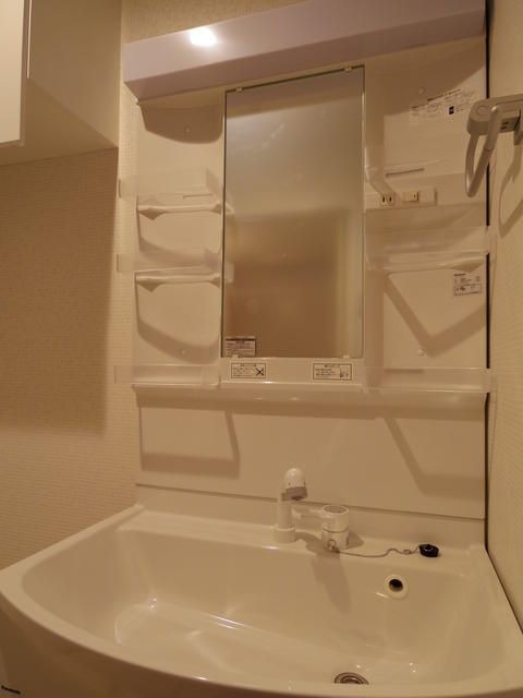 ��ʌ�����s�̉ƂQ���ڂ̃}���V�����̐��ʏ�