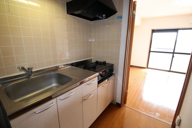 ��ʌ��������܎s��{��O���R���ڂ̃}���V�����̃L�b�`��