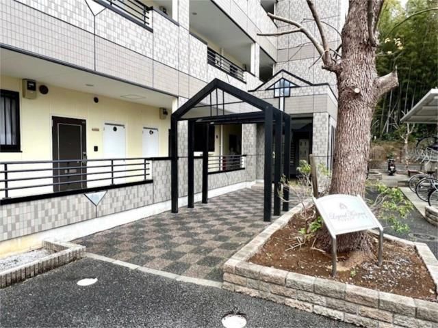 ��ʌ�����s�厚������̃}���V�����̃G���g�����X