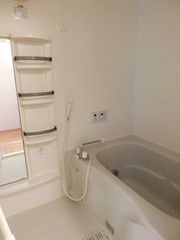 ��ʌ��z�J�s�ԎR���T���ڂ̃A�p�[�g�̃o�X