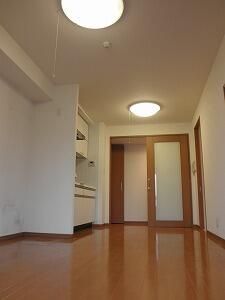 ��ʌ��������܎s�Y�a�捂���R���ڂ̃}���V�����̋��ԁE���r���O