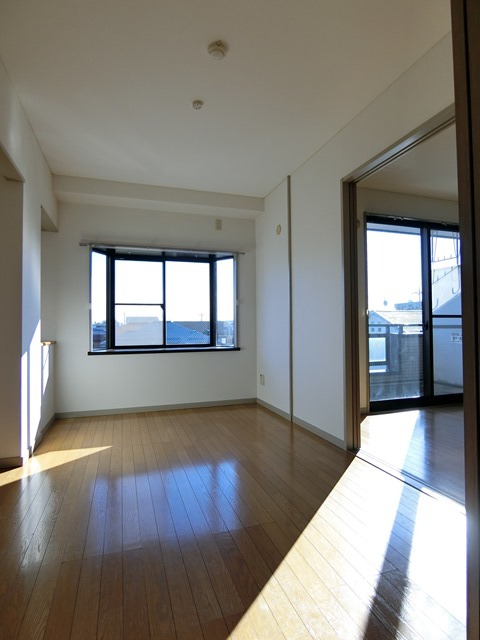 ��ʌ��������܎s������{�����R���ڂ̃}���V�����̋��ԁE���r���O