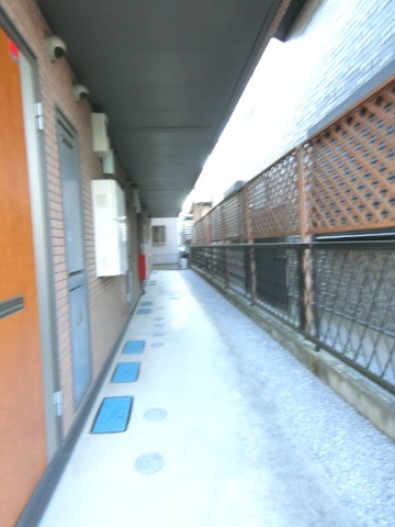 ��ʌ��z�J�s�ԎR���T���ڂ̃A�p�[�g�̃G���g�����X