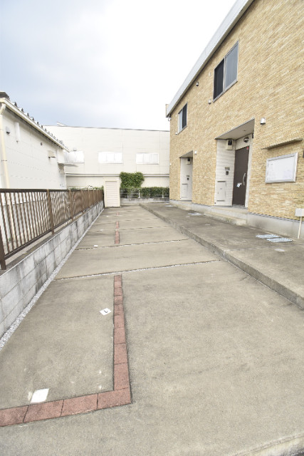 ��ʌ��������܎s������V�����Q���ڂ̃A�p�[�g�̒��ԏ�