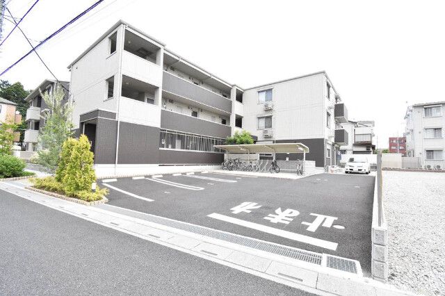 ��ʌ��������܎s��{��听���Q����431-1�̃A�p�[�g�̌����O��