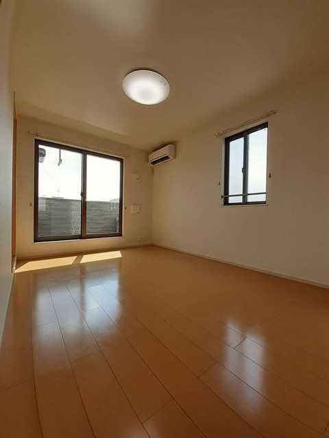 ��ʌ��������܎s����厚�w��̃A�p�[�g�̋��ԁE���r���O