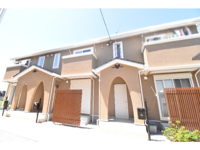 ��ʌ��������܎s�Y�a��哌�Q���ڂ̃e���X�n�E�X�̌����O��