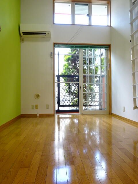 ��ʌ��������܎s����厚���؂̃A�p�[�g�̋��ԁE���r���O