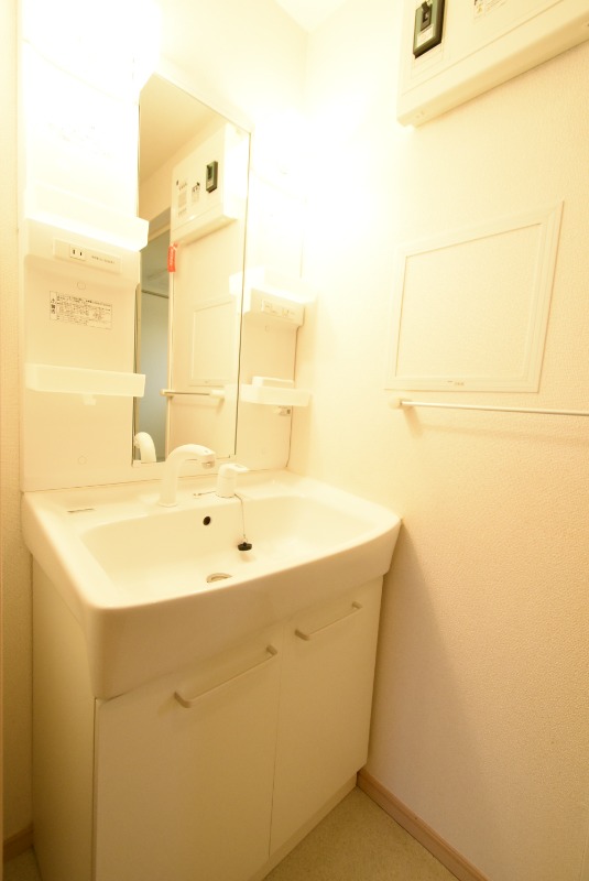 ��ʌ������s��ʖ�̃A�p�[�g�̐��ʏ�