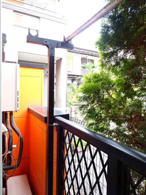 ��ʌ��������܎s����厚���؂̃A�p�[�g�̃o���R�j�[