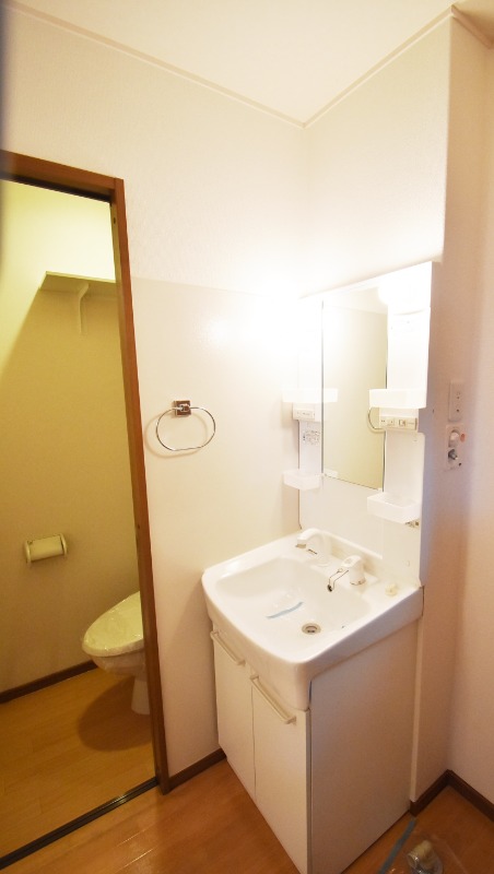 ��ʌ��������܎s��{��y�蒬�Q���ڂ̃A�p�[�g�̐��ʏ�