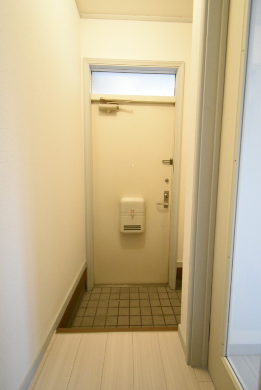 ��ʌ�����s�厚�����̃e���X�n�E�X�̌���