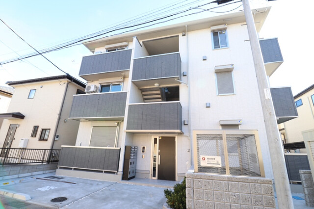 ��ʌ��z�J�s�����c���̃A�p�[�g�̌����O��