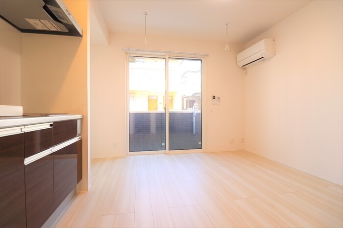 ��ʌ��z�J�s�����c���̃A�p�[�g�̋��ԁE���r���O