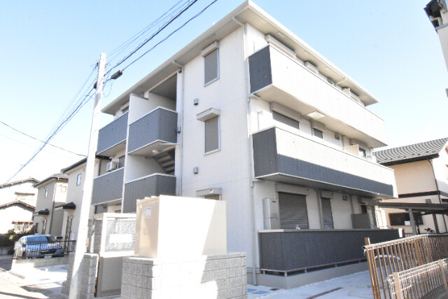 ��ʌ��z�J�s�����c���̃A�p�[�g�̌����O��