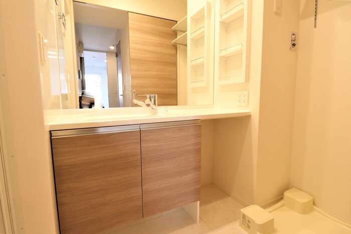 ��ʌ��z�J�s�����c���̃A�p�[�g�̐��ʏ�