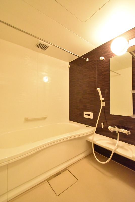 ��ʌ��z�J�s���z�J�Q���ڂ̃A�p�[�g�̃o�X