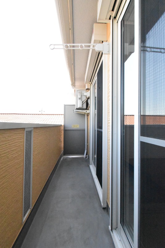 ��ʌ��z�J�s���z�J�Q���ڂ̃A�p�[�g�̃o���R�j�[