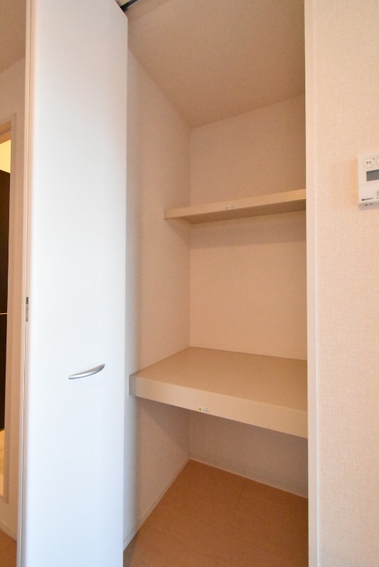 ��ʌ��z�J�s���z�J�Q���ڂ̃A�p�[�g�̂��̑������E�X�y�[�X