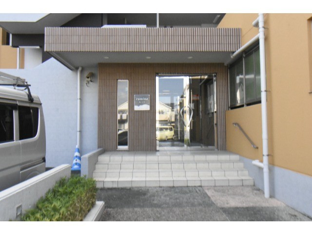 ��ʌ��k�����S�ɓޒ������R���ڂ̃}���V�����̃G���g�����X