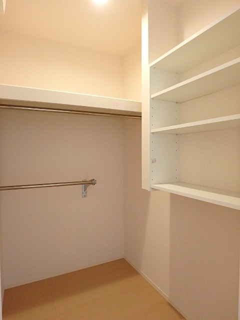 ��ʌ��������܎s�k��{�����̃A�p�[�g�̎��[