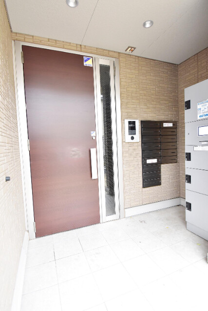 ��ʌ��������܎s�k��{�����̃A�p�[�g�̃G���g�����X