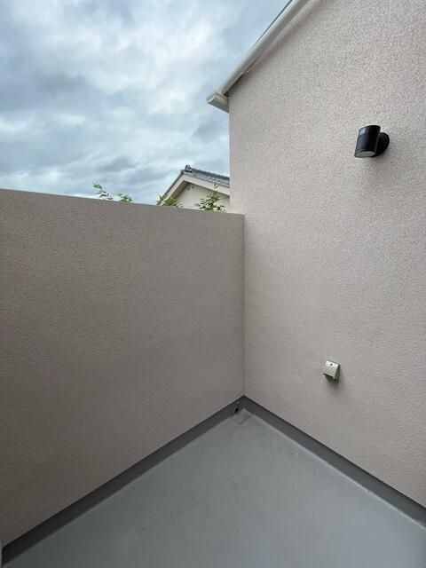 ��ʌ��������܎s�Y�a��k�Y�a�R���ڂ̃e���X�n�E�X�̃o���R�j�[