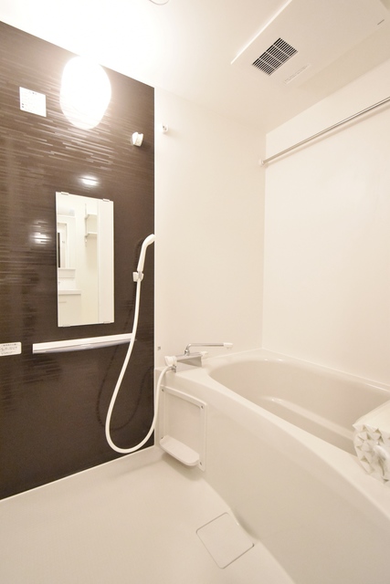 ��ʌ��������܎s�������a�c���Q���ڂ̃A�p�[�g�̃o�X