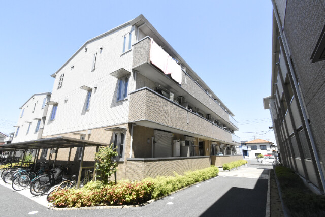 ��ʌ��������܎s�k��{�����̃A�p�[�g�̌����O��