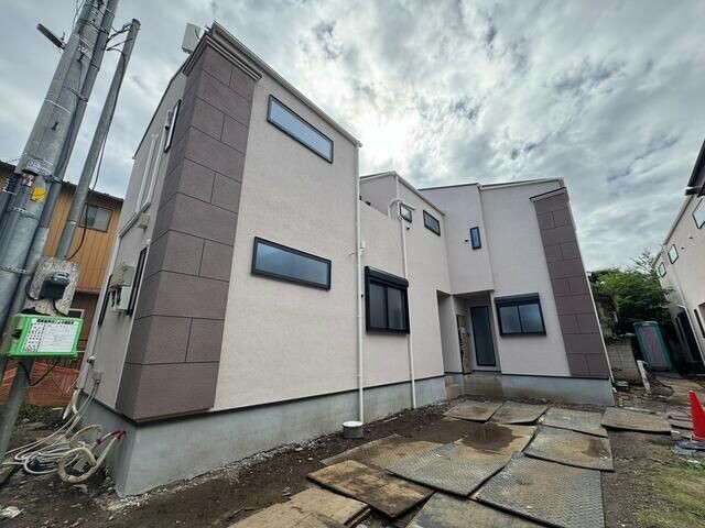 ��ʌ��������܎s�Y�a��k�Y�a�R���ڂ̃e���X�n�E�X�̌����O��