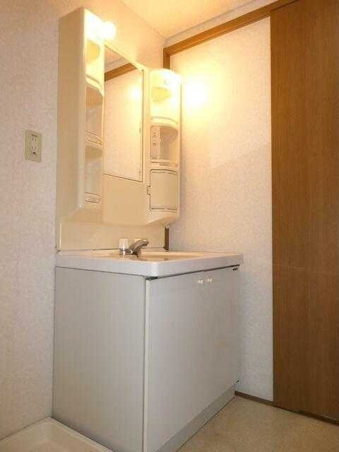 ��ʌ��������܎s�΋擌�Y�a�X���ڂ̃}���V�����̐��ʏ�