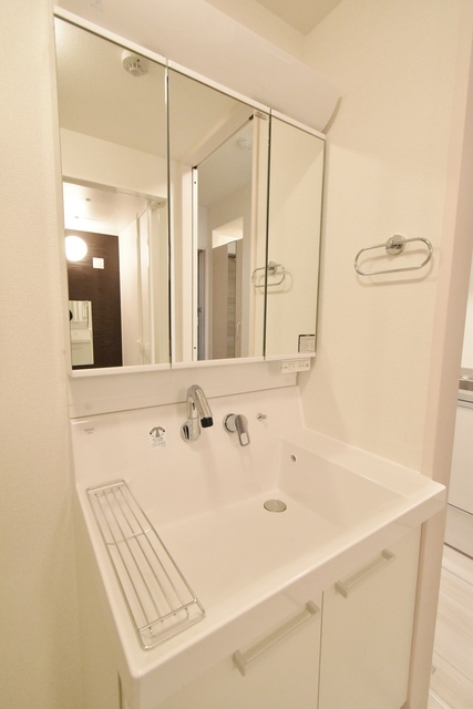 ��ʌ��������܎s�������a�c���Q���ڂ̃A�p�[�g�̐��ʏ�