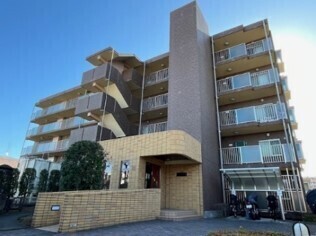 ��ʌ������s�����R���ڂ̃}���V�����̌����O��