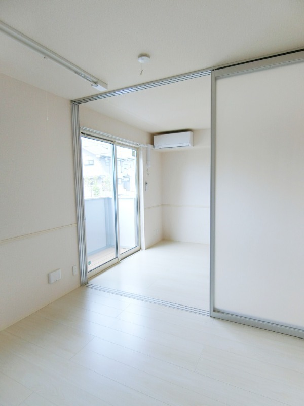 ��ʌ��������܎s������t���Q���ڂ̃A�p�[�g�̋����E���r���O