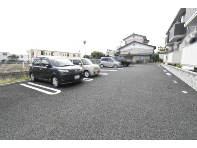 ��ʌ��������܎s������t���Q���ڂ̃A�p�[�g�̒��ԏ�