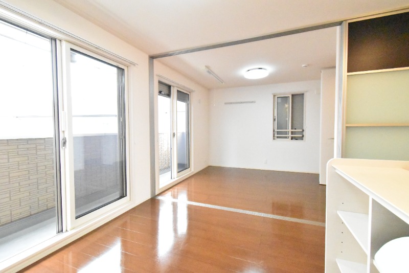 ��ʌ��������܎s��{��听���P���ڂ̃A�p�[�g�̋����E���r���O