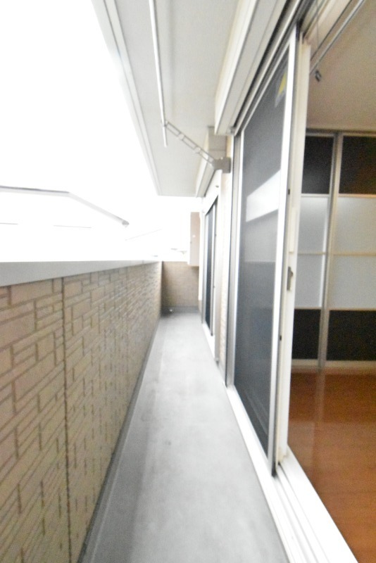 ��ʌ��������܎s��{��听���P���ڂ̃A�p�[�g�̃o���R�j�[