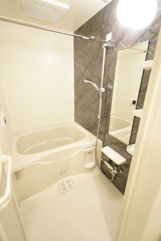 ��ʌ��������܎s�Y�a��k�Y�a�Q���ڂ̃A�p�[�g�̃o�X