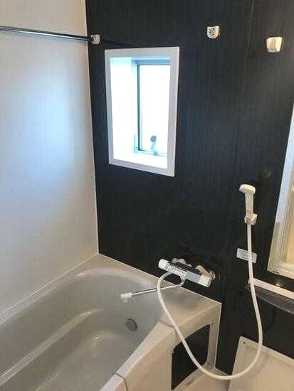 ��ʌ��������܎s�΋�����R���ڂ̃e���X�n�E�X�̃o�X