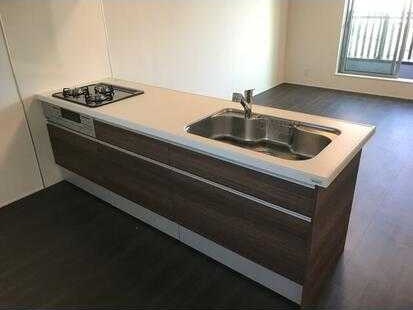 ��ʌ��������܎s�΋�����R���ڂ̃e���X�n�E�X�̃L�b�`��