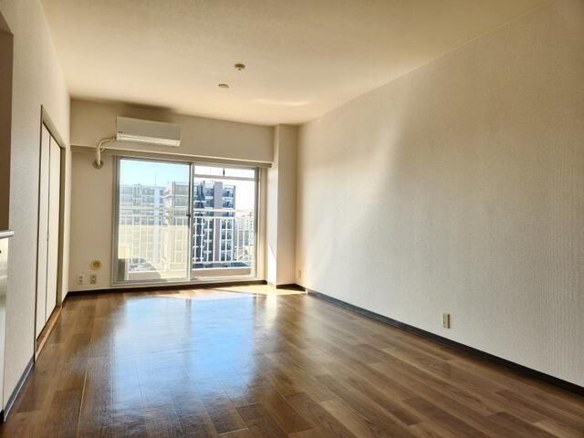 ��ʌ��z�J�s���������̃}���V�����̋��ԁE���r���O