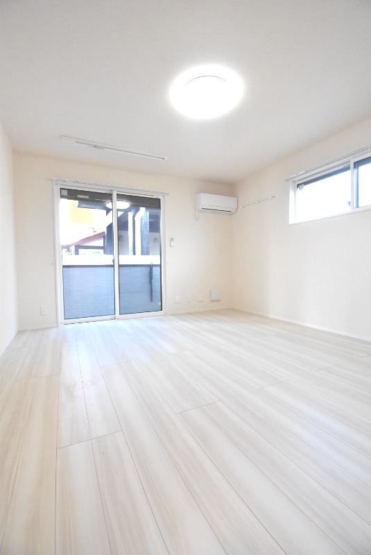 ��ʌ��������܎s��{��听���Q���ڂ̃A�p�[�g�̋��ԁE���r���O