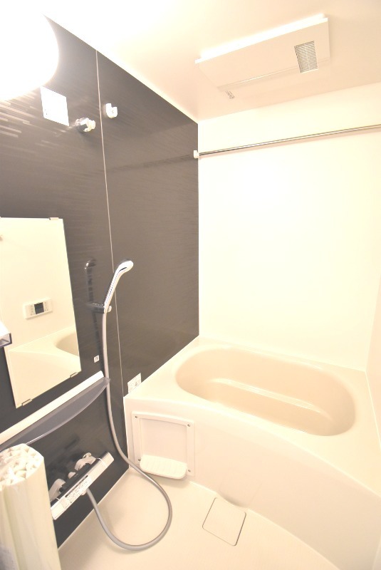 ��ʌ��������܎s��{��听���Q���ڂ̃A�p�[�g�̃o�X