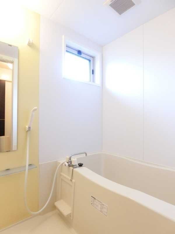 ��ʌ��������܎s�k��{�����Q���ڂ̃A�p�[�g�̃o�X