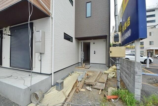 ��ʌ��������܎s������㗎���X���ڂ̃A�p�[�g�̃G���g�����X