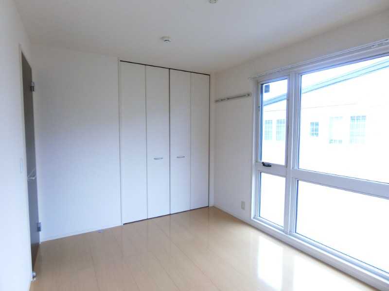 ��ʌ��������܎s�k��{�����Q���ڂ̃A�p�[�g�̂��̑������E�X�y�[�X