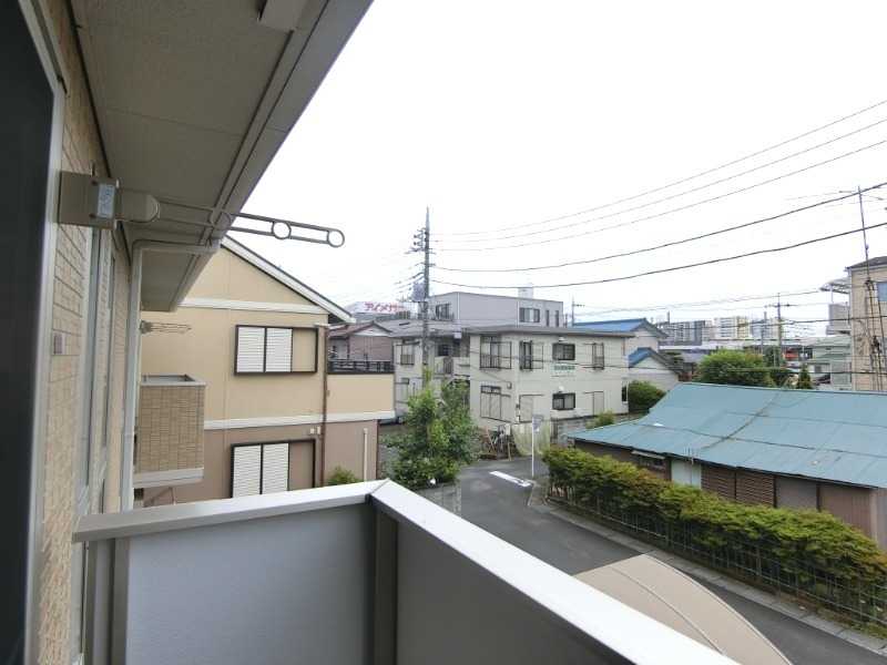 ��ʌ��������܎s�k��{�����Q���ڂ̃A�p�[�g�̃o���R�j�[