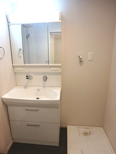 ��ʌ��������܎s�k�捡�H���̃A�p�[�g�̐��ʏ�