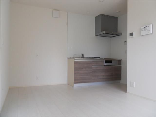 ��ʌ�����s�����T���ڂ̃A�p�[�g�̋��ԁE���r���O